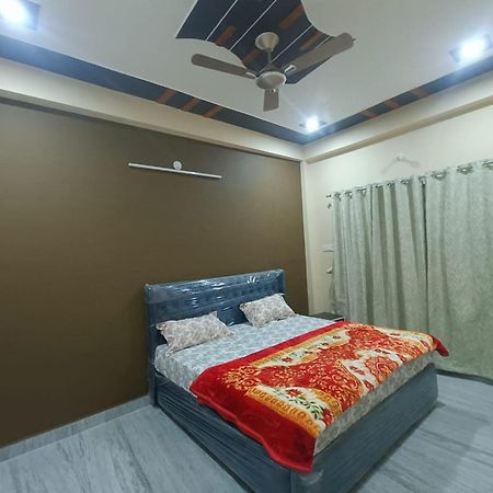 Sarvodaya Residency Hotel Ayodhya Екстериор снимка