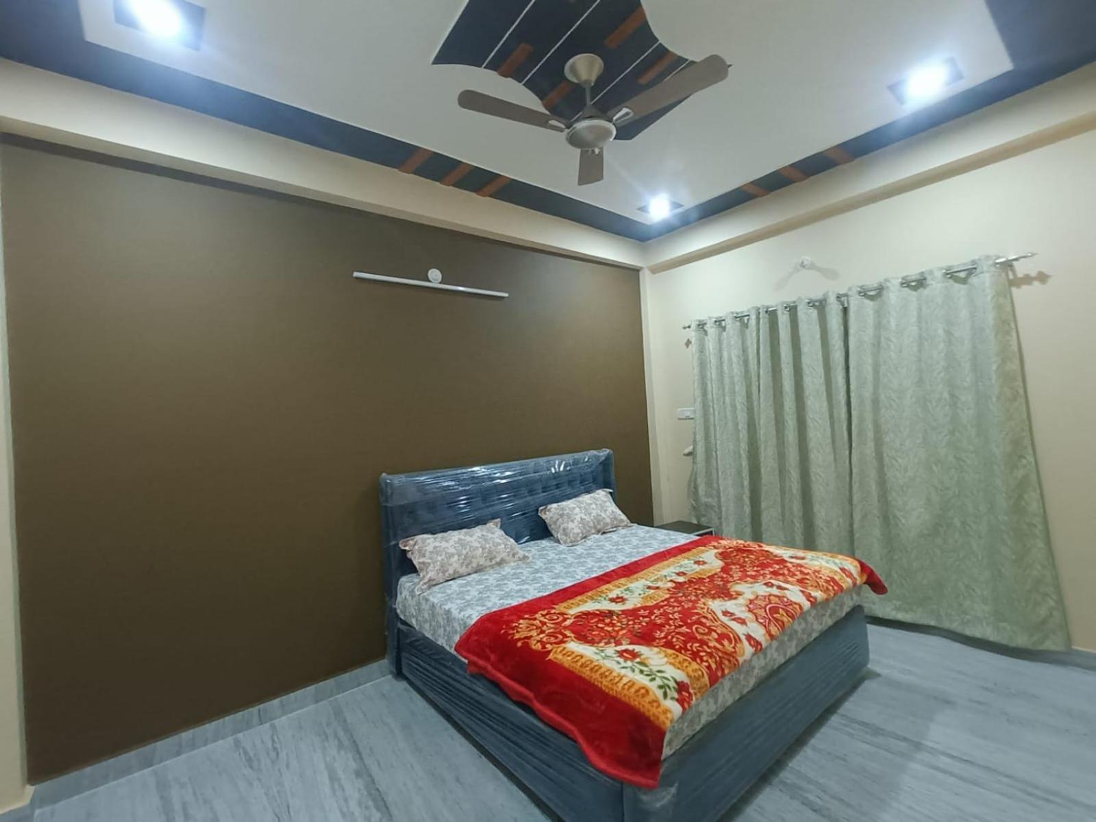 Sarvodaya Residency Hotel Ayodhya Екстериор снимка